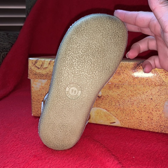 KIDS GOLD SANDALS - Picture 3 of 5